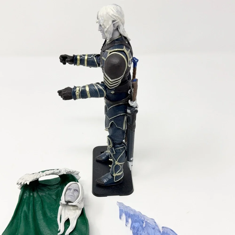 Hasbro Dungeons & Dragons Drizzt Do'Urden Action Figure & Accesories
